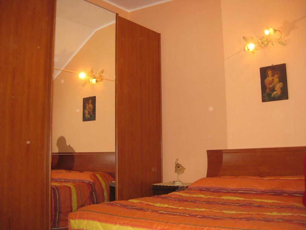 Villa Nina Trecastagni Bilik gambar
